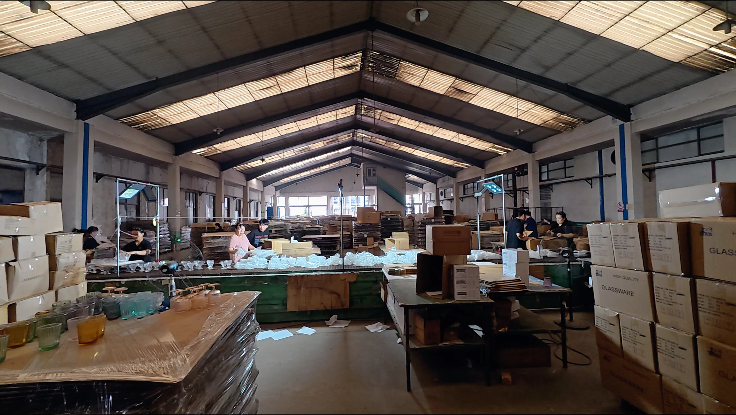 Huaying packing and inspection workshop